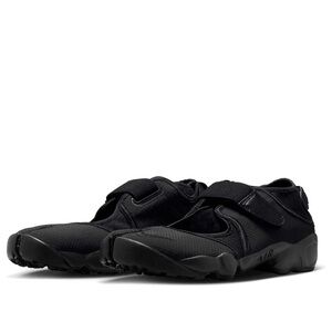 Nike Women's Black Sneakers